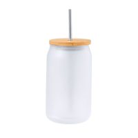 Vaso de vidrio con tapa de bambú y pajilla